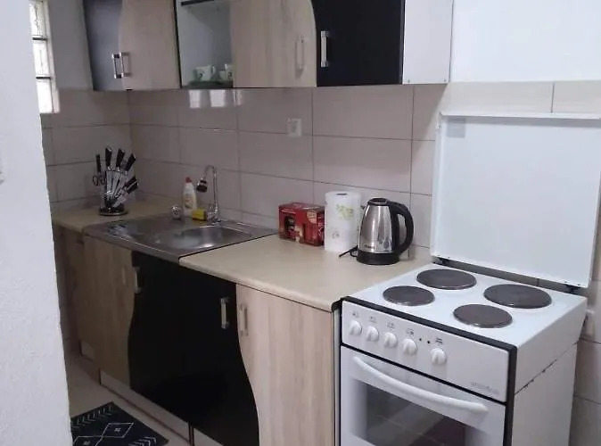 Апартаменты By The River Яйце